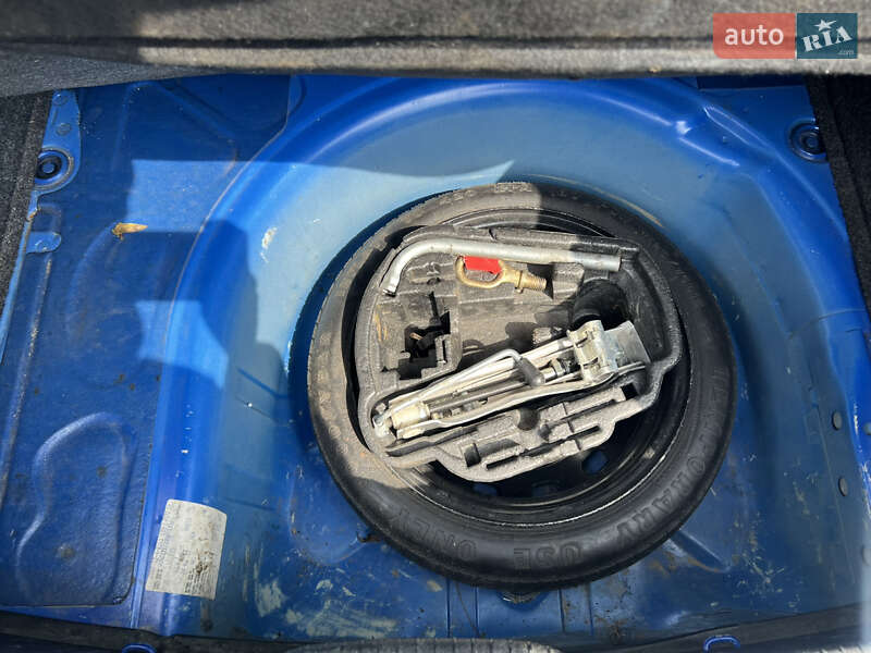 Хетчбек Volkswagen Golf 1998 в Києві