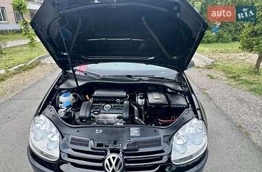 Хетчбек Volkswagen Golf 2008 в 
