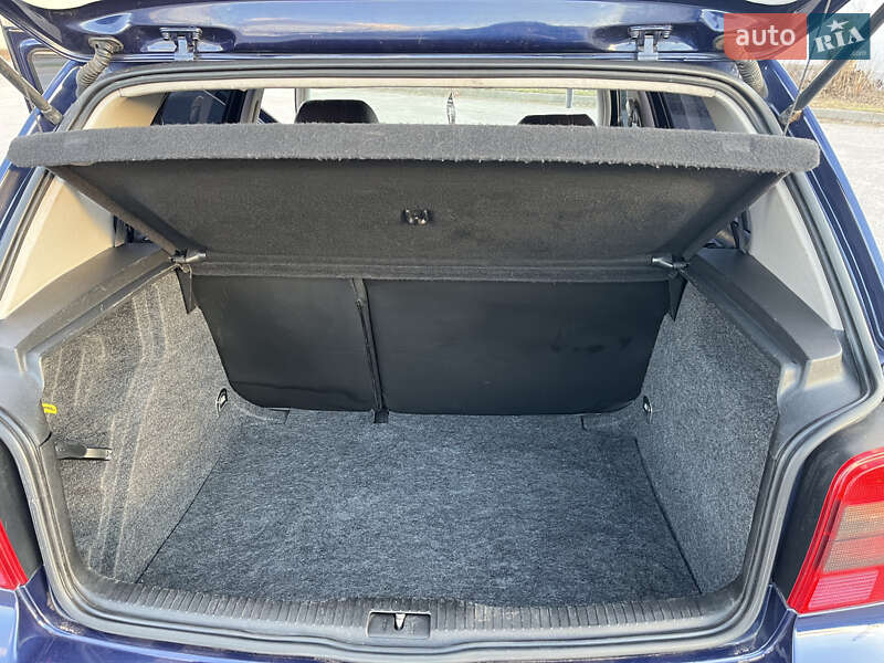 Хетчбек Volkswagen Golf 2002 в Мерефа