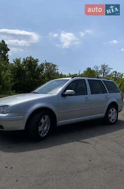 Універсал Volkswagen Golf 2000 в 