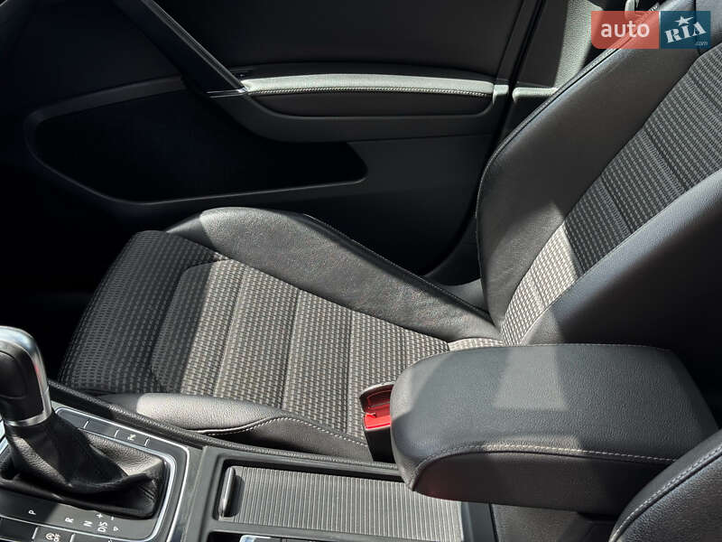 Универсал Volkswagen Golf 2016 в Дрогобыче фото 54 Универсал Volkswagen Golf 2016 в Дрогобыче
