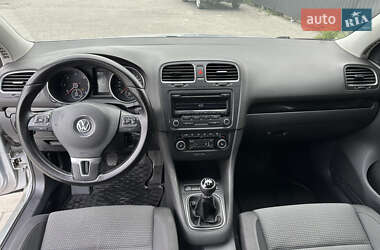 Хэтчбек Volkswagen Golf 2012 в 