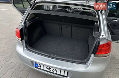 Хэтчбек Volkswagen Golf 2012 в 