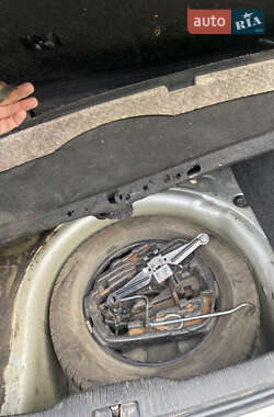 Хэтчбек Volkswagen Golf 2002 в 