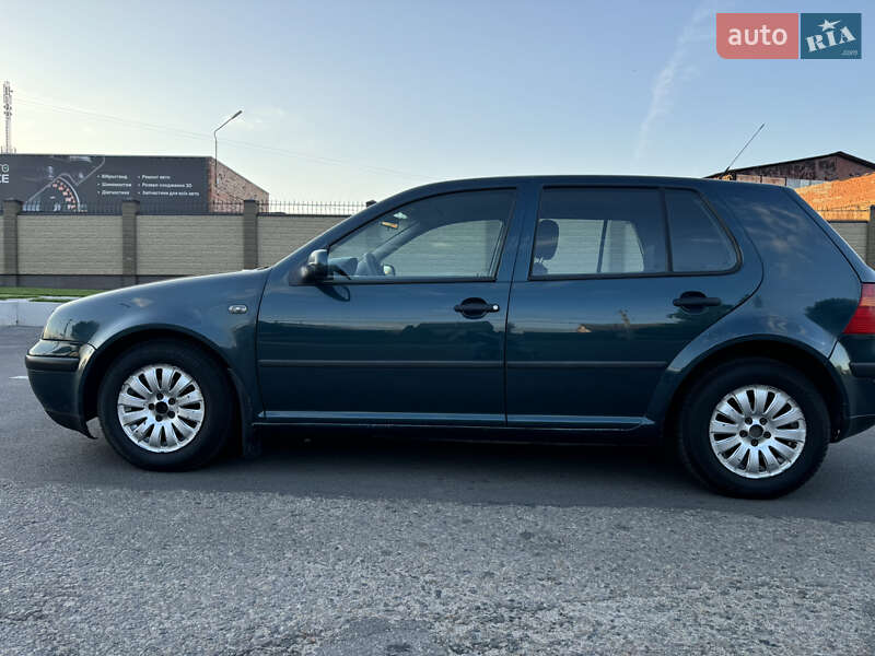 Хетчбек Volkswagen Golf 2000 в Запоріжжі