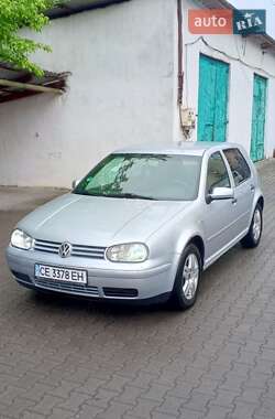 Хетчбек Volkswagen Golf 2001 в Чернівцях