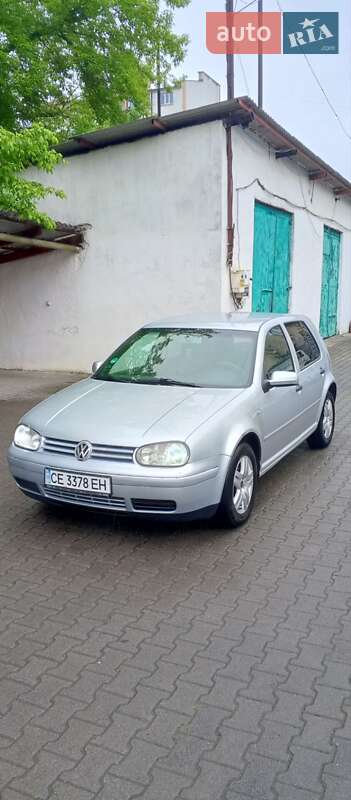 Хэтчбек Volkswagen Golf 2001 в 