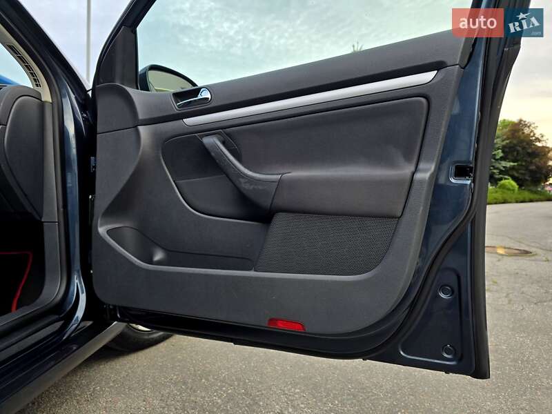 Хетчбек Volkswagen Golf 2006 в Полтаві