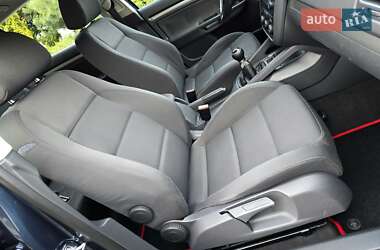 Хэтчбек Volkswagen Golf 2006 в 