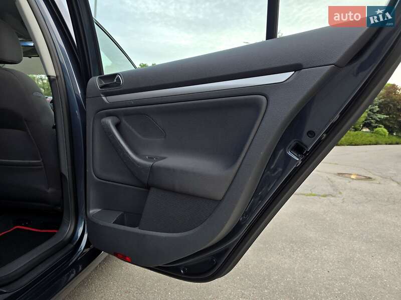Хетчбек Volkswagen Golf 2006 в Полтаві