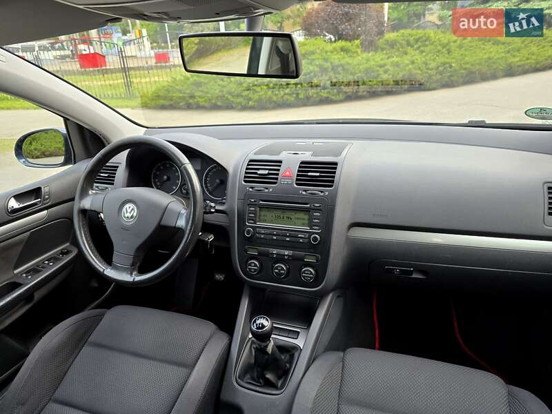 Хетчбек Volkswagen Golf 2006 в Полтаві