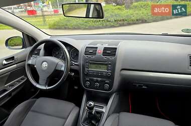 Хэтчбек Volkswagen Golf 2006 в 