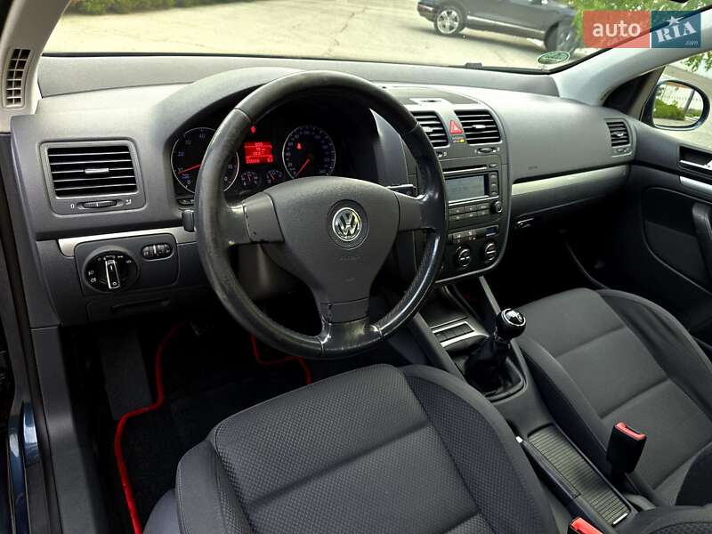 Хетчбек Volkswagen Golf 2006 в Полтаві