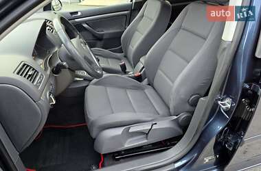 Хэтчбек Volkswagen Golf 2006 в 