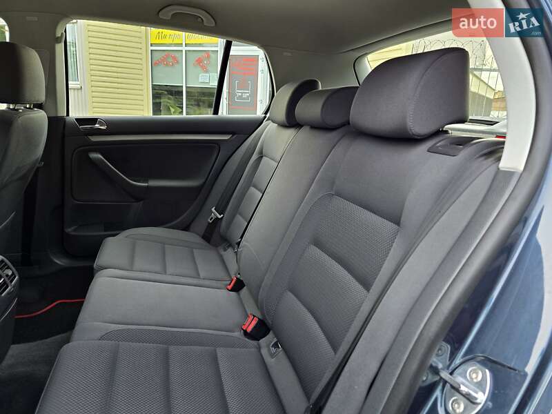 Хетчбек Volkswagen Golf 2006 в Полтаві