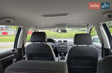 Хэтчбек Volkswagen Golf 2006 в 