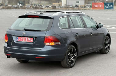 Універсал Volkswagen Golf 2010 в 