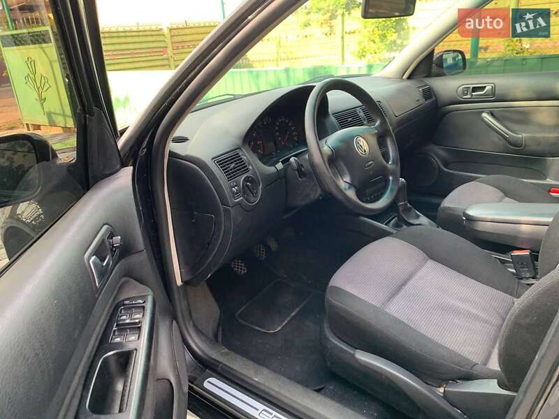 Універсал Volkswagen Golf 2000 в Захарівці
