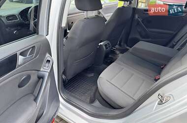 Хетчбек Volkswagen Golf 2010 в 