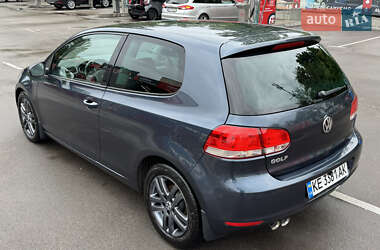 Хэтчбек Volkswagen Golf 2009 в 