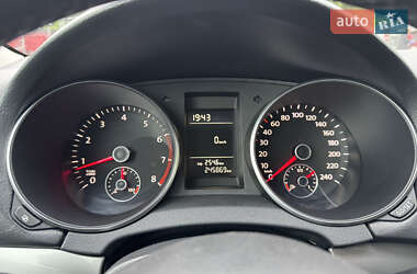 Хэтчбек Volkswagen Golf 2009 в 