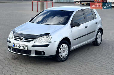 Универсал Volkswagen Golf 2006 в Сарнах