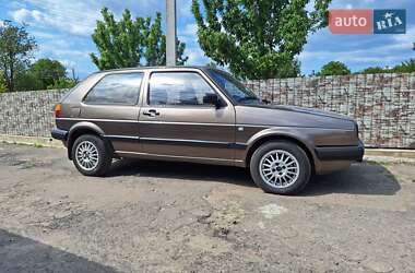 Хэтчбек Volkswagen Golf 1988 в 