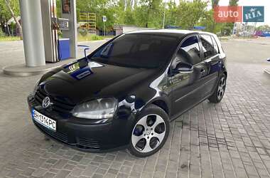 Хэтчбек Volkswagen Golf 2005 в Николаеве
