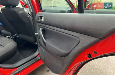 Хетчбек Volkswagen Golf 1998 в 