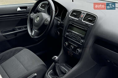 Универсал Volkswagen Golf 2010 в 