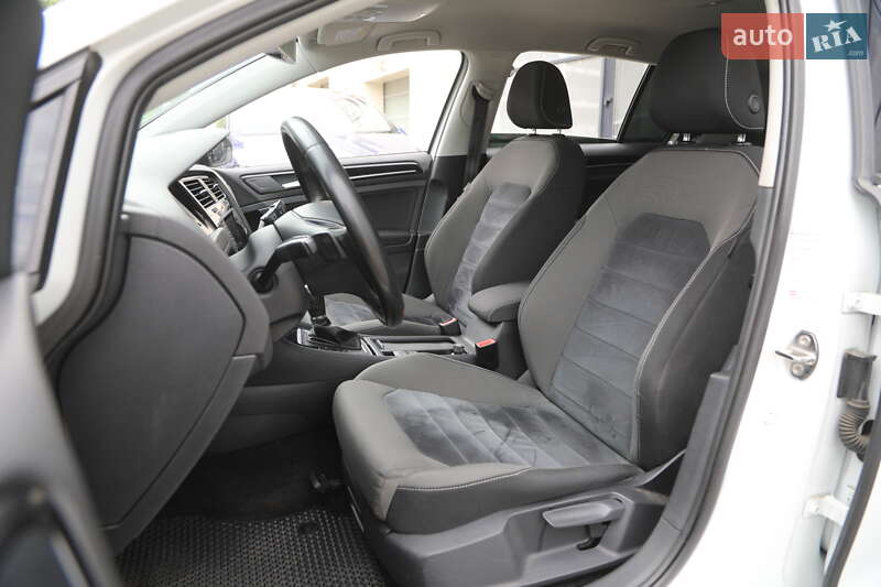 Хетчбек Volkswagen Golf 2013 в Харкові