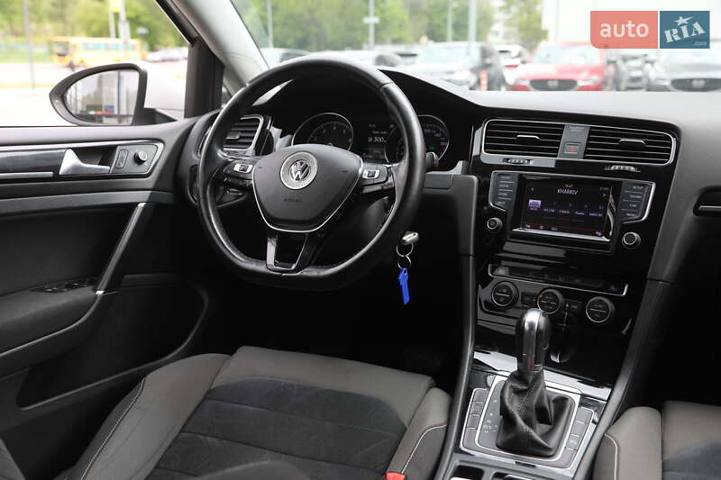 Хетчбек Volkswagen Golf 2013 в Харкові