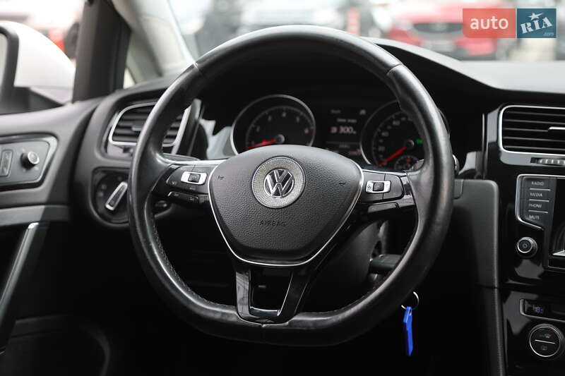 Хетчбек Volkswagen Golf 2013 в Харкові