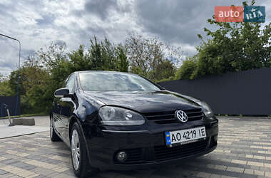 Хэтчбек Volkswagen Golf 2008 в 