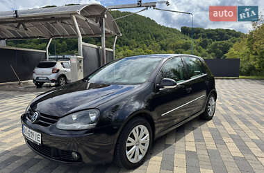 Хэтчбек Volkswagen Golf 2008 в 