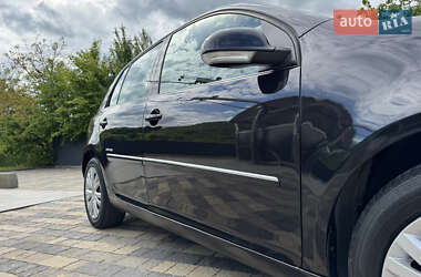 Хэтчбек Volkswagen Golf 2008 в 