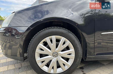 Хэтчбек Volkswagen Golf 2008 в 