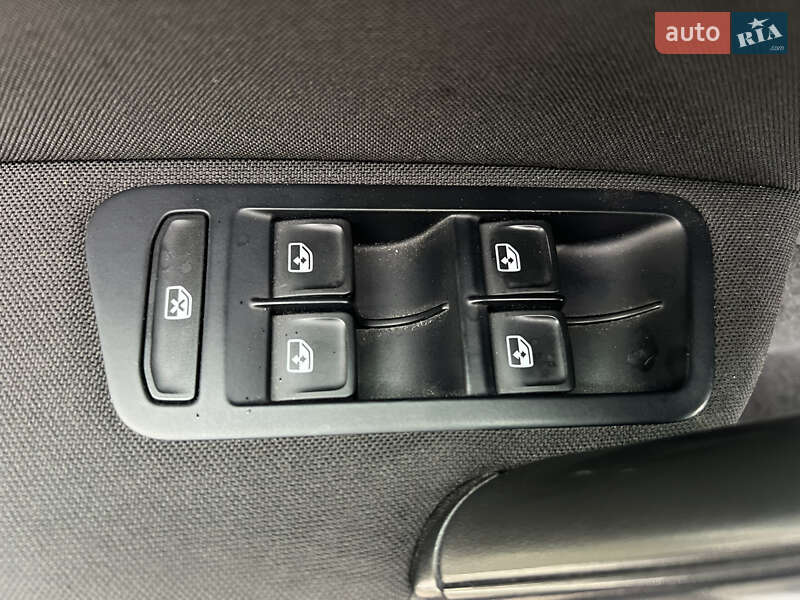 Универсал Volkswagen Golf 2017 в Ровно