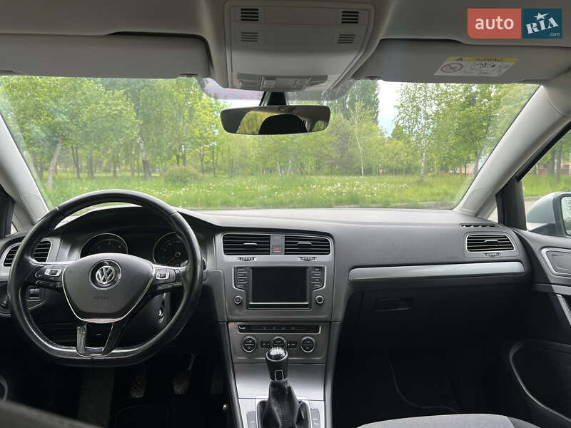 Универсал Volkswagen Golf 2017 в Ровно