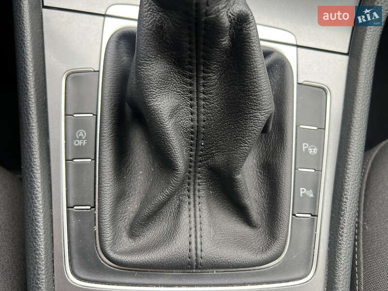 Универсал Volkswagen Golf 2017 в Ровно