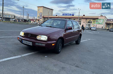 Хэтчбек Volkswagen Golf 1996 в Черкассах