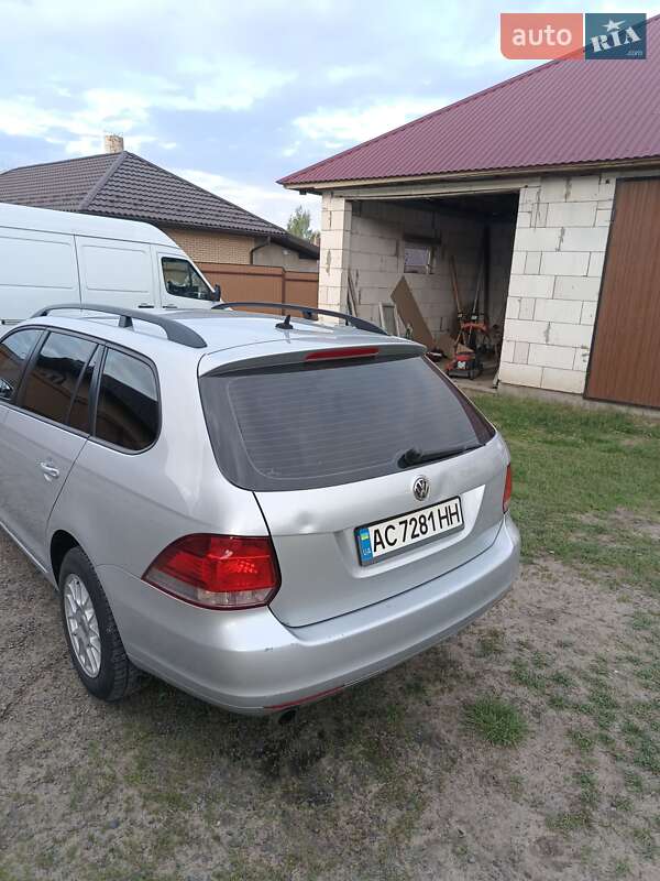 Универсал Volkswagen Golf 2010 в Маневичах