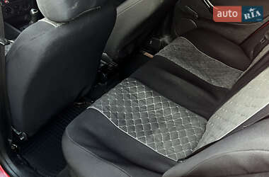 Хетчбек Volkswagen Golf 1998 в 