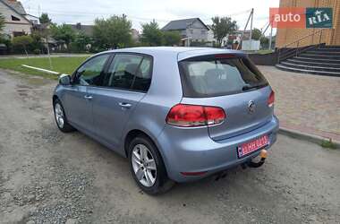 Хэтчбек Volkswagen Golf 2009 в 