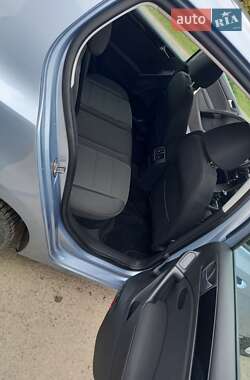 Хэтчбек Volkswagen Golf 2009 в 