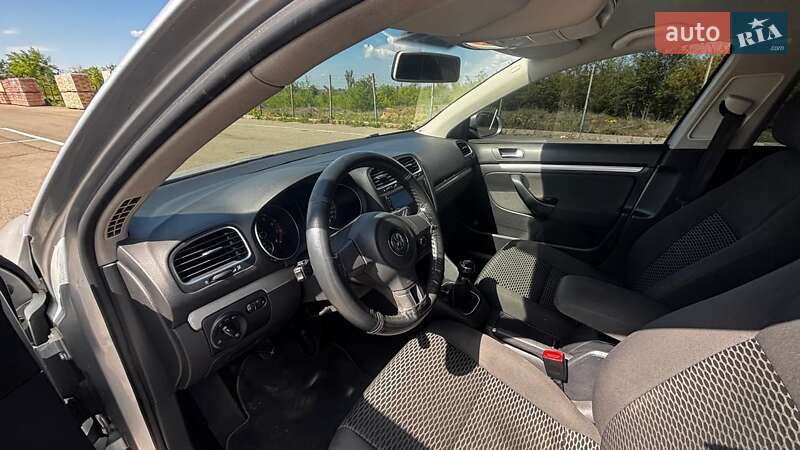 Універсал Volkswagen Golf 2010 в Кривому Розі