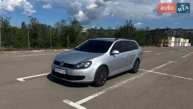 Універсал Volkswagen Golf 2010 в Кривому Розі