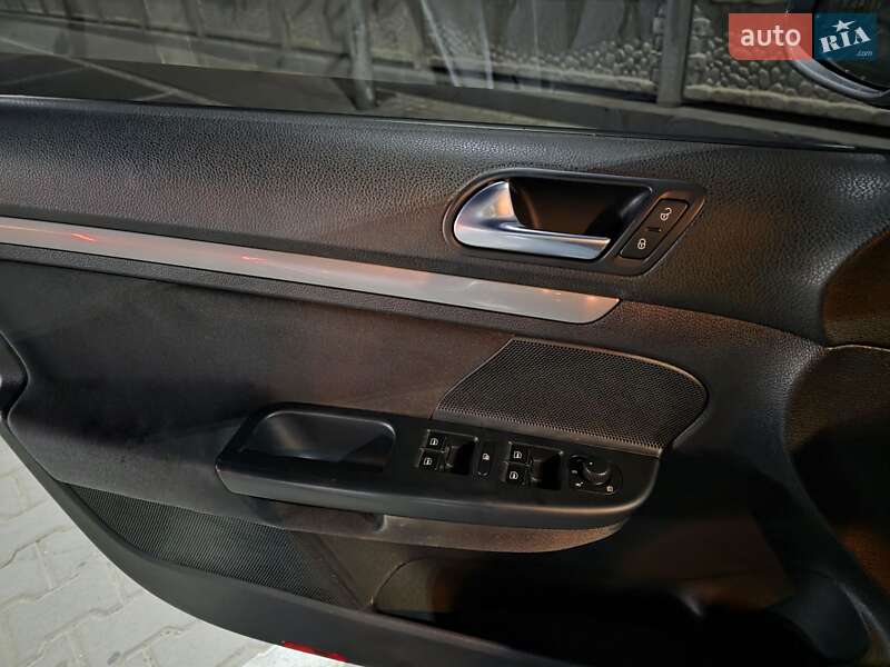 Універсал Volkswagen Golf 2010 в Кривому Розі