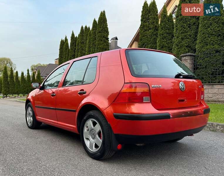 Хетчбек Volkswagen Golf 2000 в Рівному