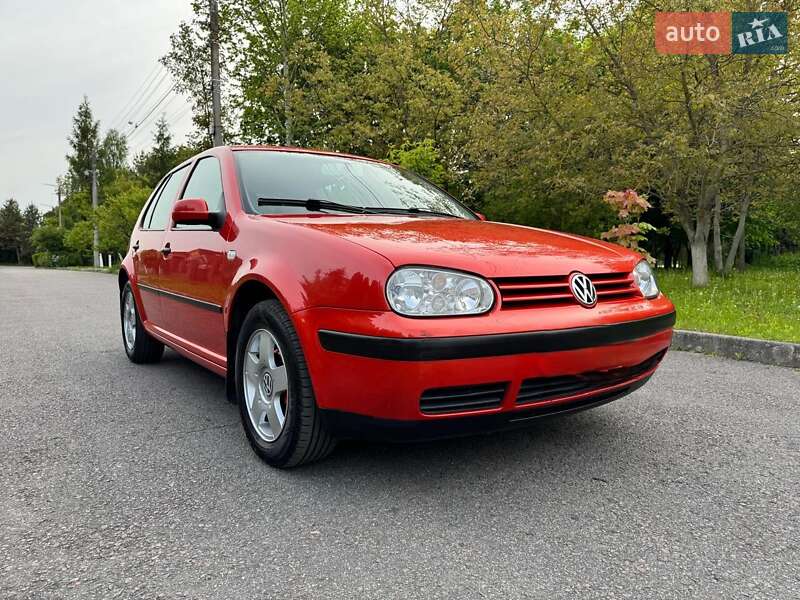 Хетчбек Volkswagen Golf 2000 в Рівному
